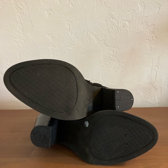 Jessica Simpson black suede bootie. 31/2” heel. Excellent preowned condition. - Picture 3 of 3